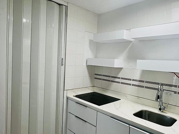 2nd image of 55 Taft #402
