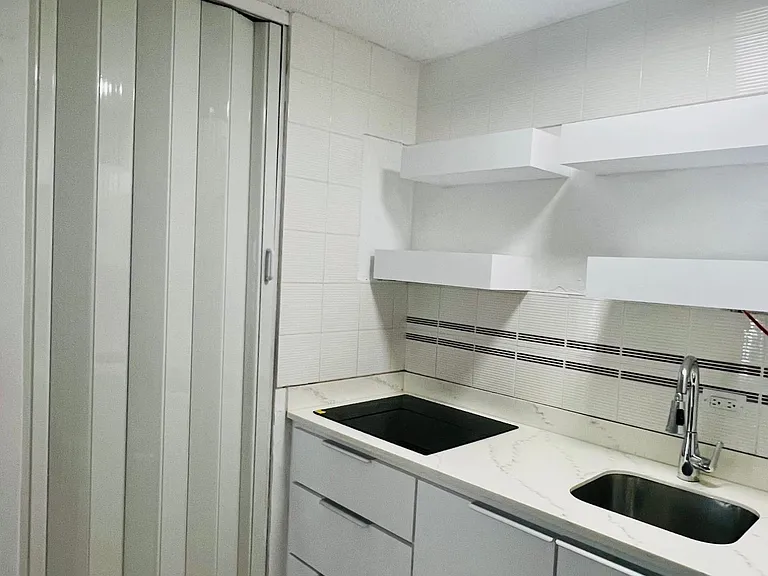 55 Taft #402 — Photo 3