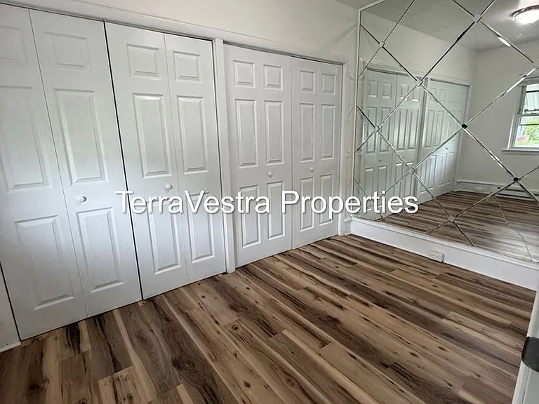 424 W Broad Street — Photo 20