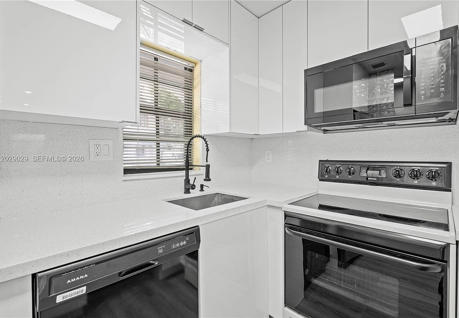 12035 SW 18th St — Photo 4