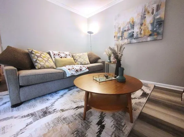 217 Village Ln #B3, Greensboro, NC 27409