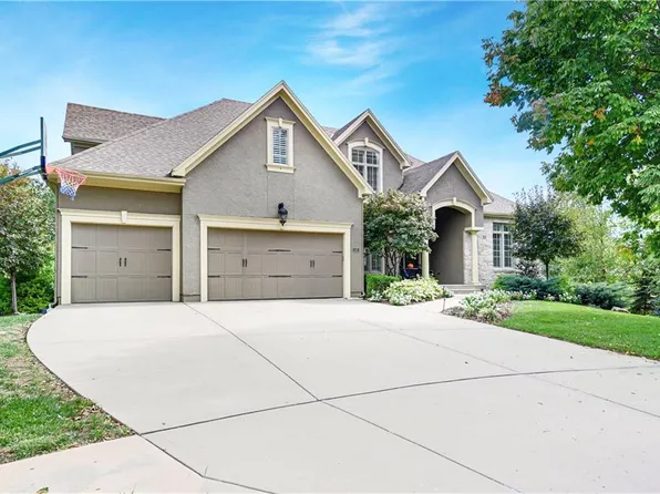 14913 Ash St, Leawood, KS 66224