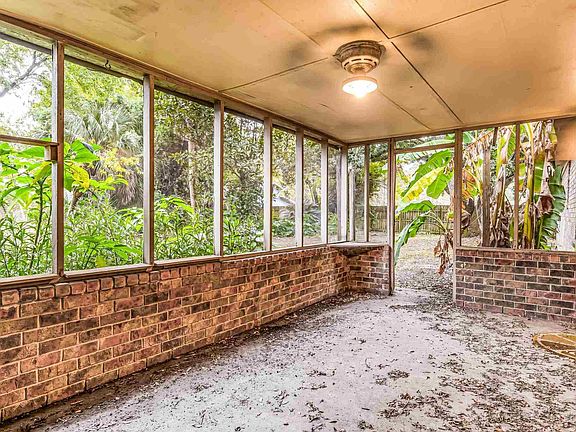 5th image of 10495 Silver Creek Dr