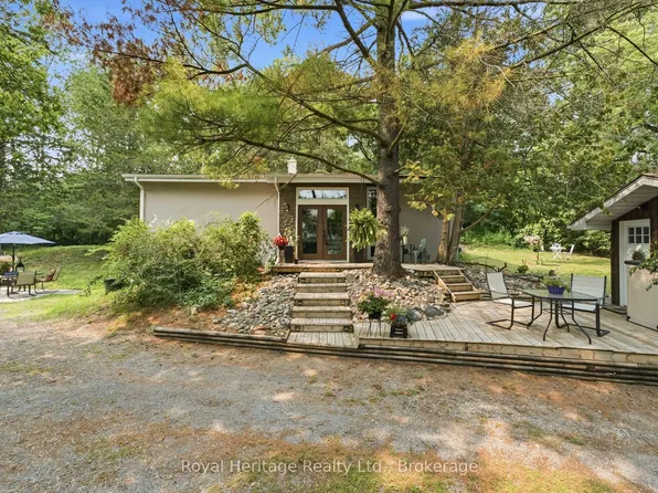 30 Stockdale Rd, Quinte West, ON K8V 5P6