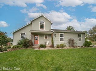 11620 Halsey Rd, Holly, MI 48442