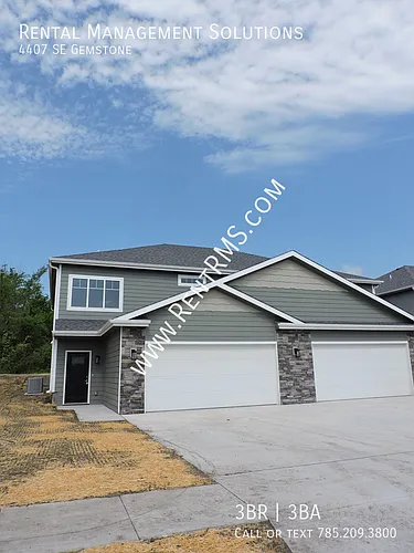 4407 SE Gemstone Ln Photo 1