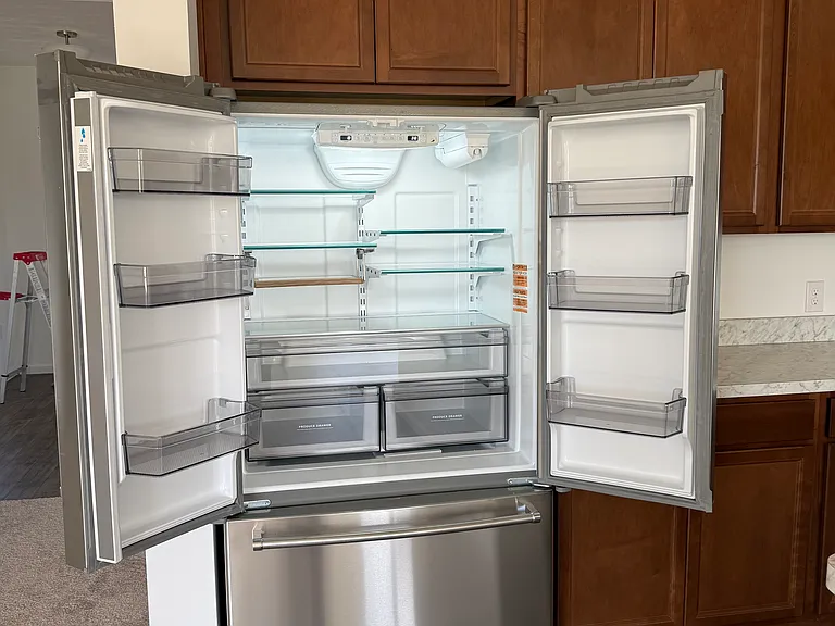 *NEW* Kitchen Aid stainless steel fridge with interior water dispenser