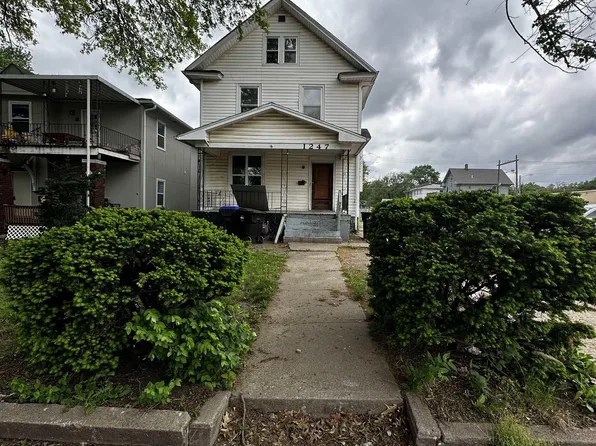1247 SW Tyler St, Topeka, KS 66612