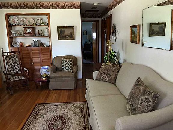 2nd image of 2447 Byrd Dr