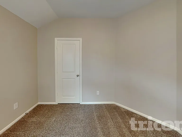 2305 Denmark Ln — Photo 11