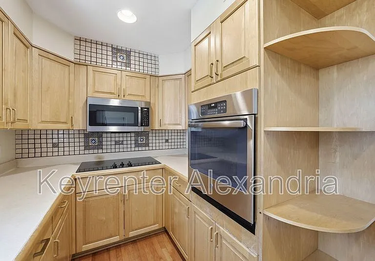 8239 Doctor Craik Ct — Photo 15