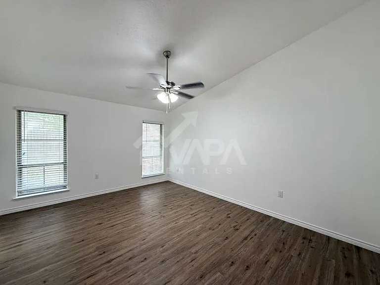 7729 Narrow Pass Dr — Photo 15
