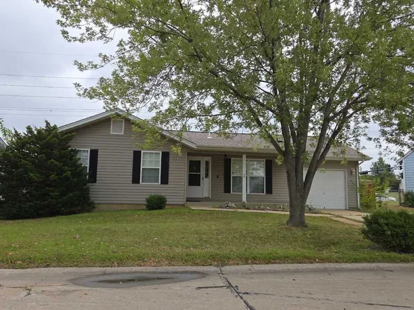 1282 White Hawk Dr, O'Fallon, MO 63366