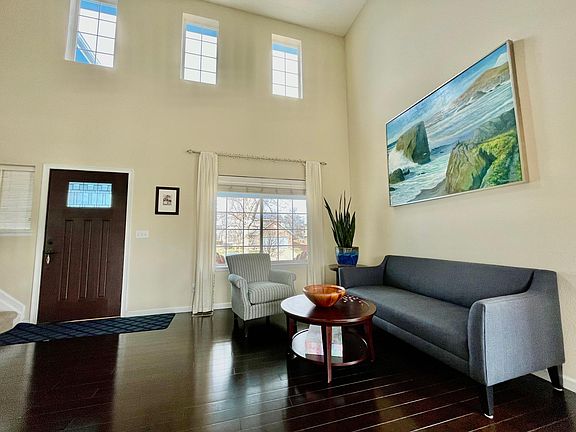 Spacious living room