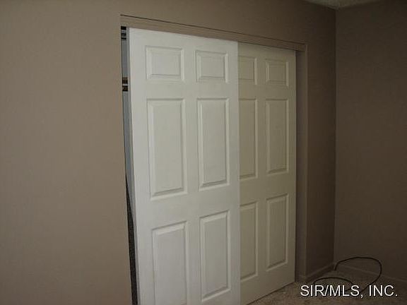 4th image of 23 Fox Meadow Ln APT A