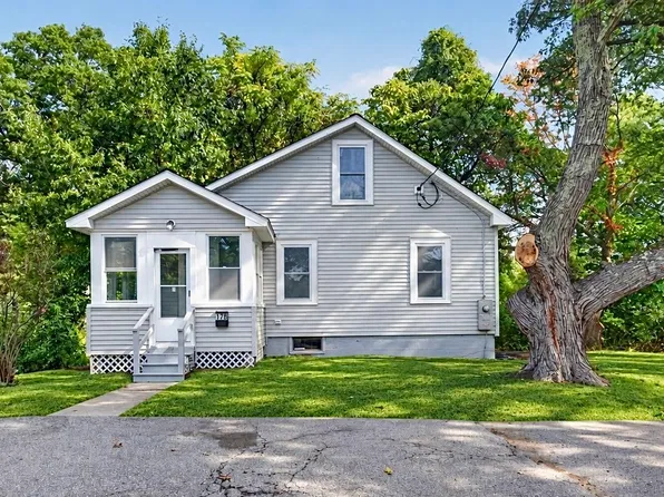 17 B St, Chelmsford, MA 01824