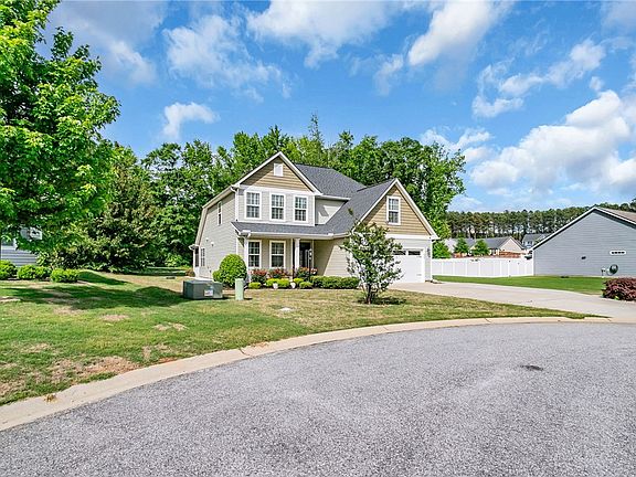 3rd image of 204 Arbor Woods Ln