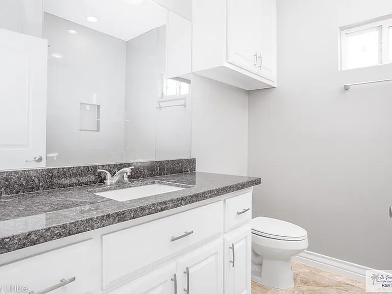 1434 W White Oak Dr — Photo 15