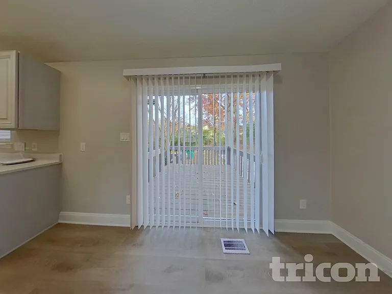 5801 Leaf Ct — Photo 4