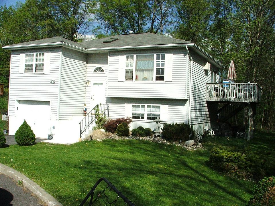 Front of house on Village cul-de-sac
