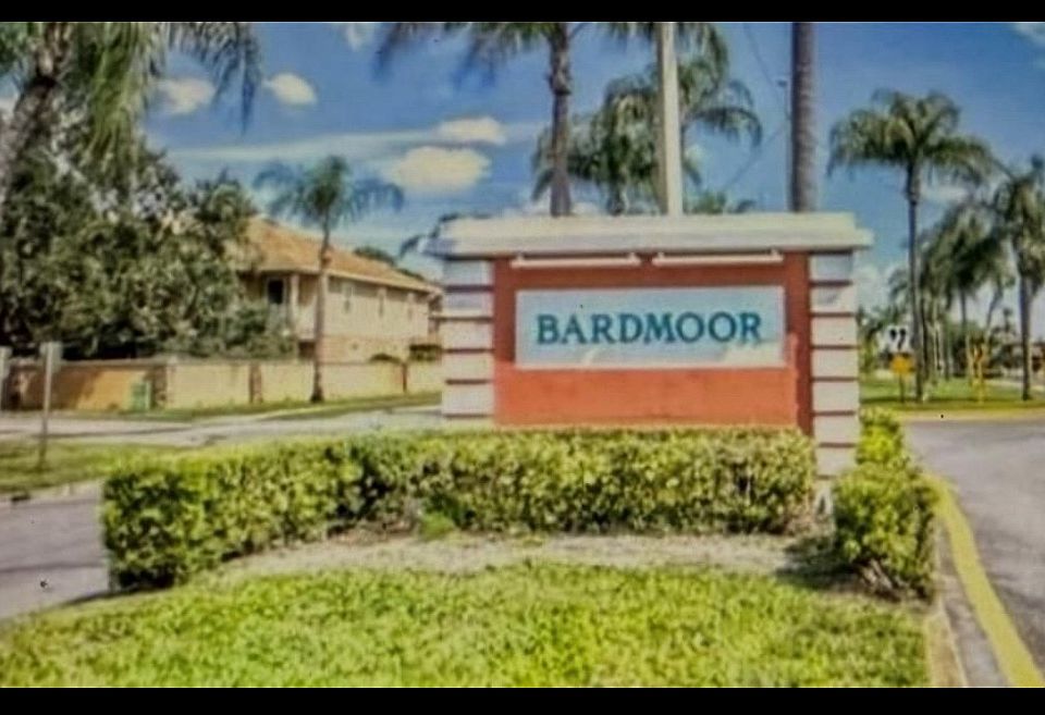 1st image of 8300 Bardmoor Blvd APT 207
