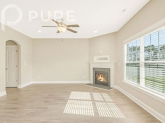 5th image of 440 Mallard Loop Dr