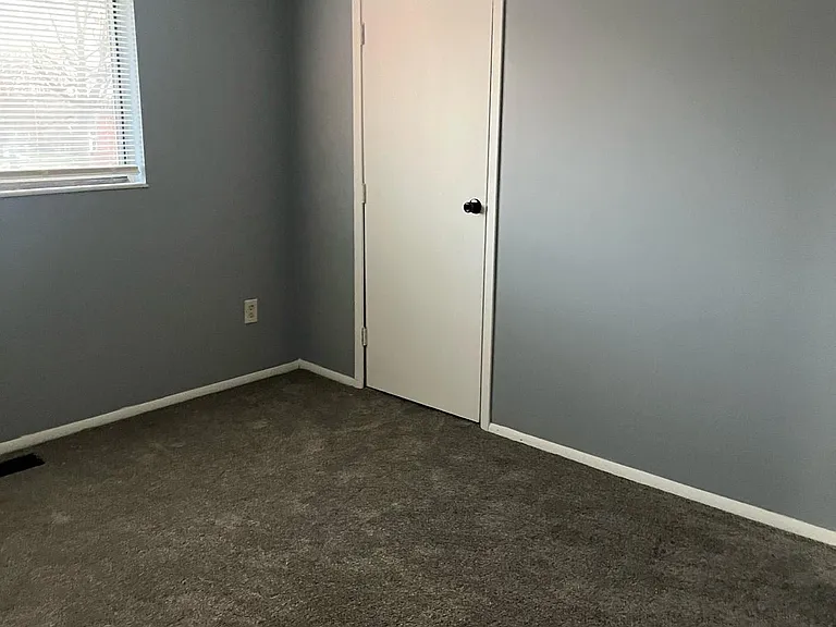 39 King Arthur Ct — Photo 4