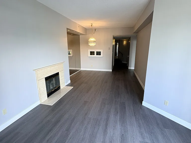 5733 Cambie St — Photo 12