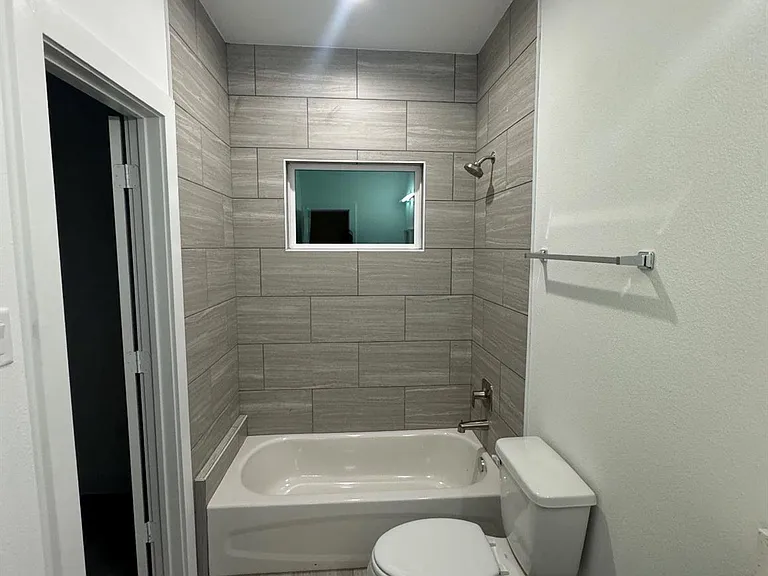 7608 Easter St — Photo 20