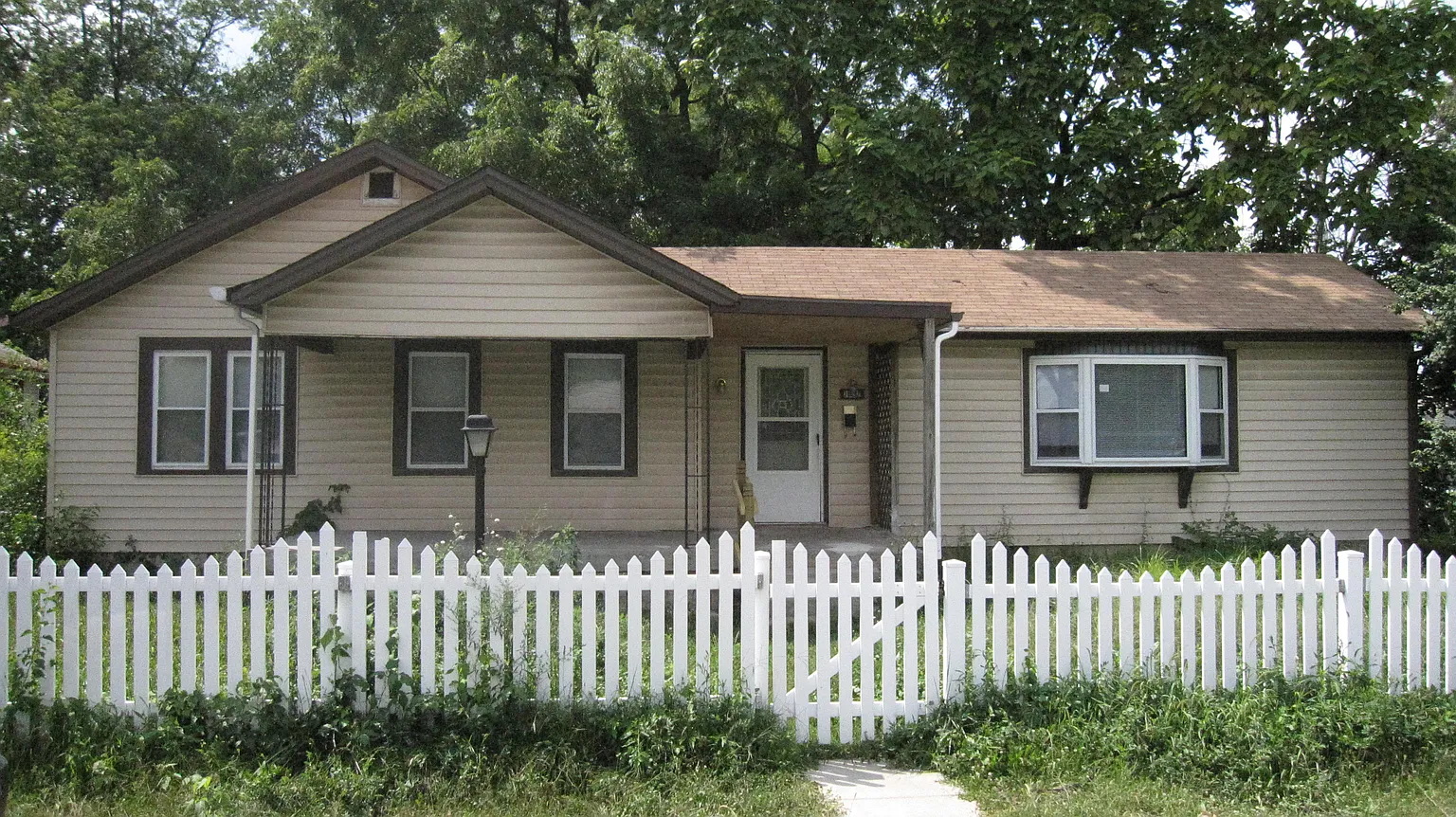 1236 N Somerset Ave photo 1