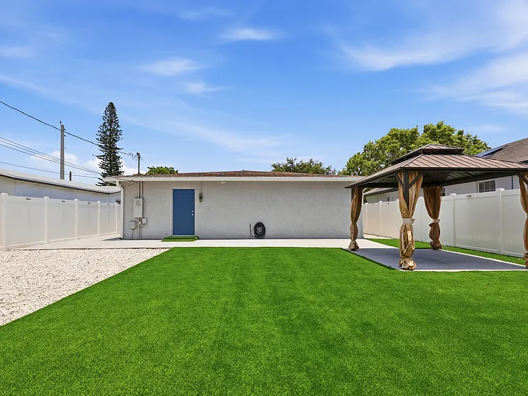 128 NW 10th Ave — Photo 38