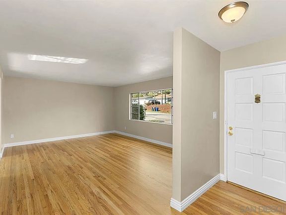 4th image of 1263 Cresthill Rd