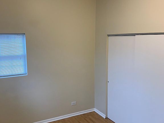 2nd image of 1543 N Rockwell St #2F