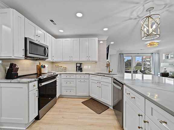 Soft close cabinetry