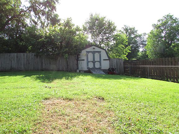 4th image of 106 Whitson Dr