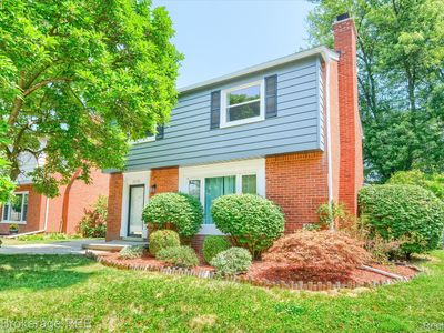 20728 Christine Ct, Grosse Pointe Woods, MI, 48236