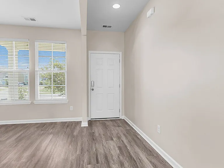 1104 Friartuck Trl — Photo 19