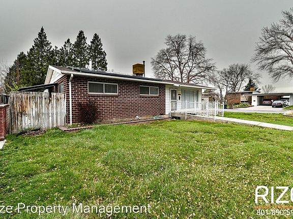3rd image of 1333 N Nocturne Dr