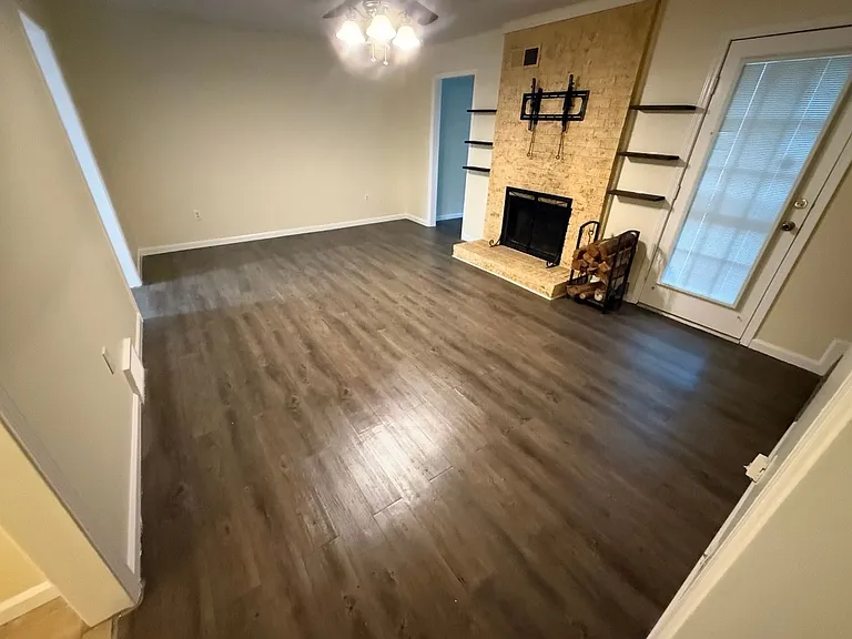 2254 Mangum Rd — Photo 2