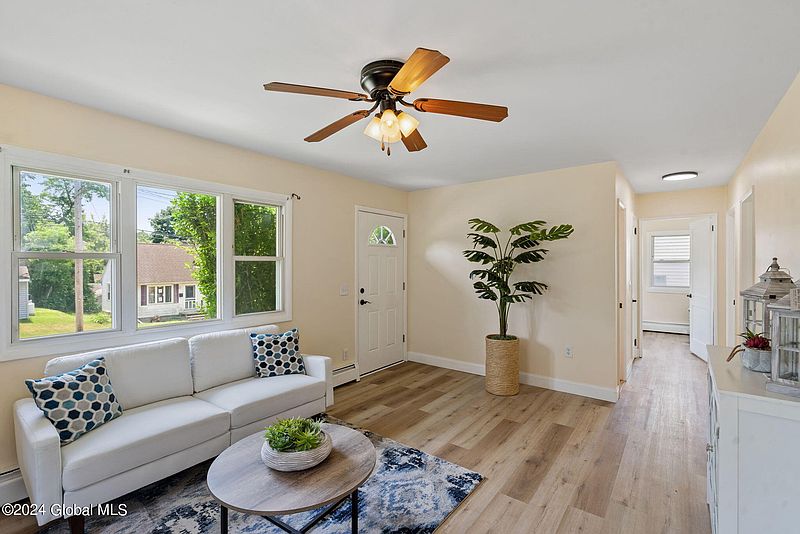 4th image of 227 E Washington Avenue