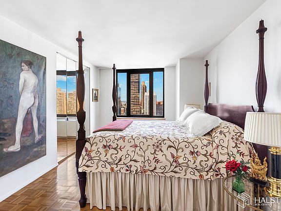 3rd image of 161 W 61st St APT 28F