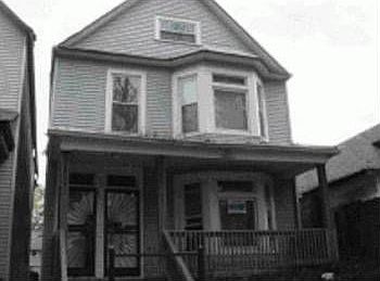 2nd image of 8039 S Escanaba Ave
