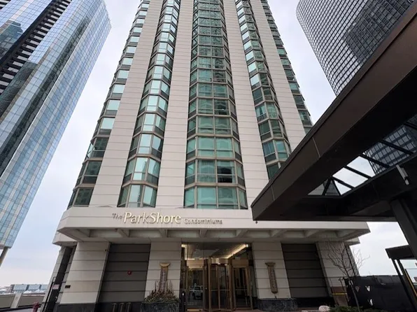 195 N Harbor Dr APT 5503, Chicago, IL 60601