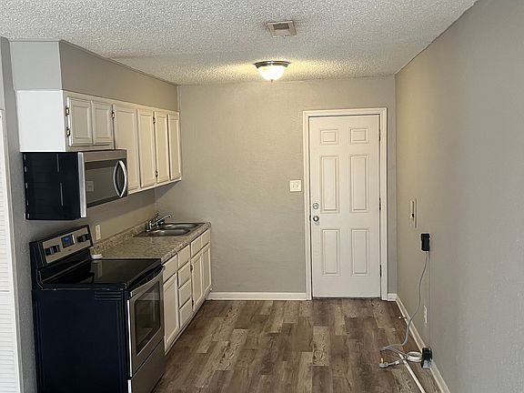 2nd image of 204 N Lake Ave #A