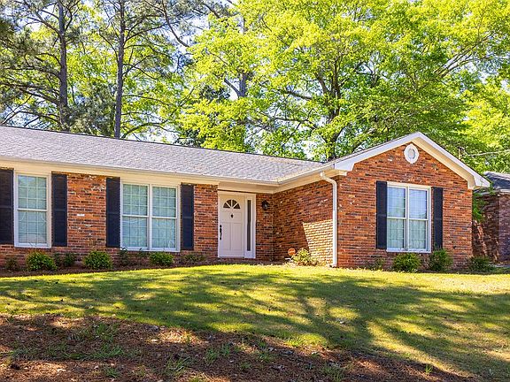 4th image of 2020 Coventry Dr