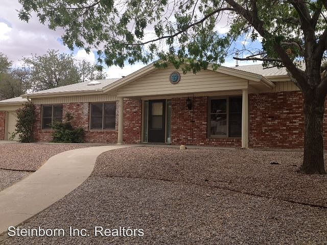 1st image of 2705 Huntington Dr