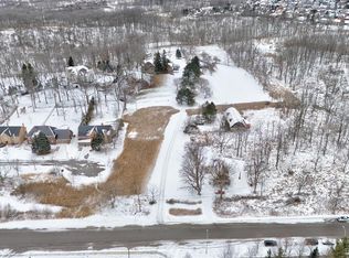 1127 & 1135 Old Mohawk Rd, Hamilton, ON L9G3K9