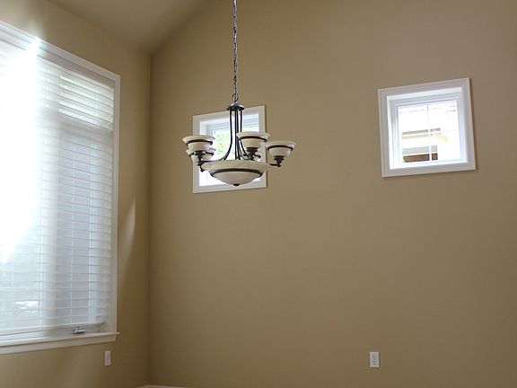 5th image of 2019 32nd Ave NE