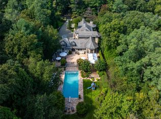 25 Old Wheatley Rd, Glen Head, NY 11545
