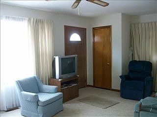 4th image of 2424 Euclid Ave